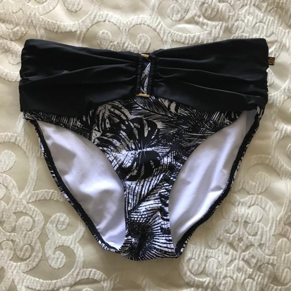 La Vie en Rose Bikini Bottom